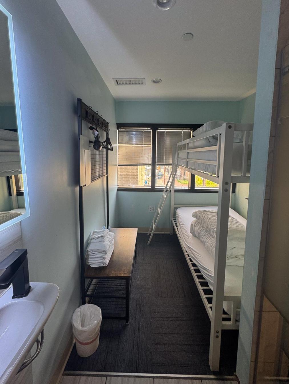 וושינגטון U Street Capsule Hostel מראה חיצוני תמונה